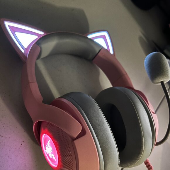 Razer Kraken Kitty V2 USB Wired RGB Headset: Chroma Kitty Ears Quartz Pi… - Picture 14 of 15